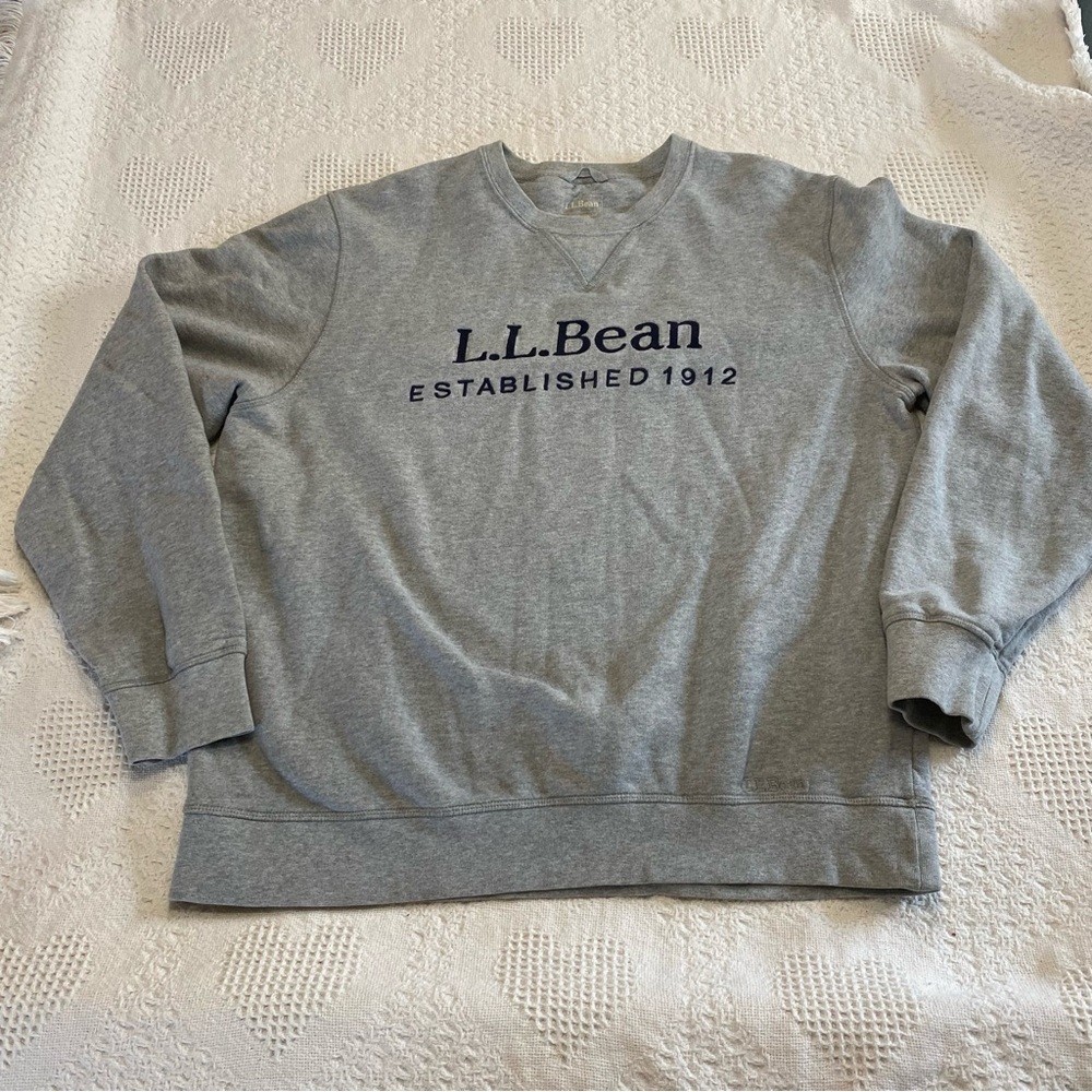 L.L.Bean Embroidered Crewneck (L)
